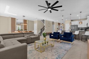 2742 Oxymoron Way (2).jpg