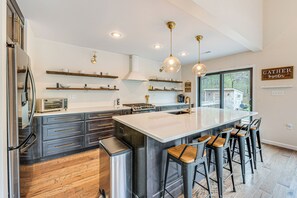 Kitchen | Keurig Coffee Maker | Dishwasher | Cooking Basics