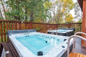 Teton Creek Resort has 3 hot tubs available to all guests.