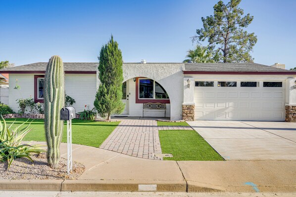 Mesa Vacation Rental | 3BR | 2BR | 1 Step Required | 1,346 Sq Ft
