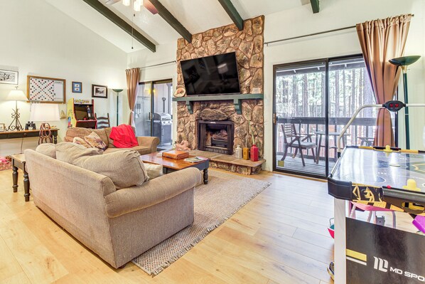 Pinetop Vacation Rental | 3BR | 2BA | Stairs Required | 1,556 Sq Ft