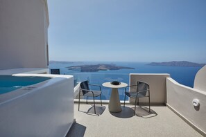 Superb Santorini Villa | Villa Toraido | 1 Bedroom Suite | Outdoor Hot Tub | Spectacular Caldera View | Firostefani