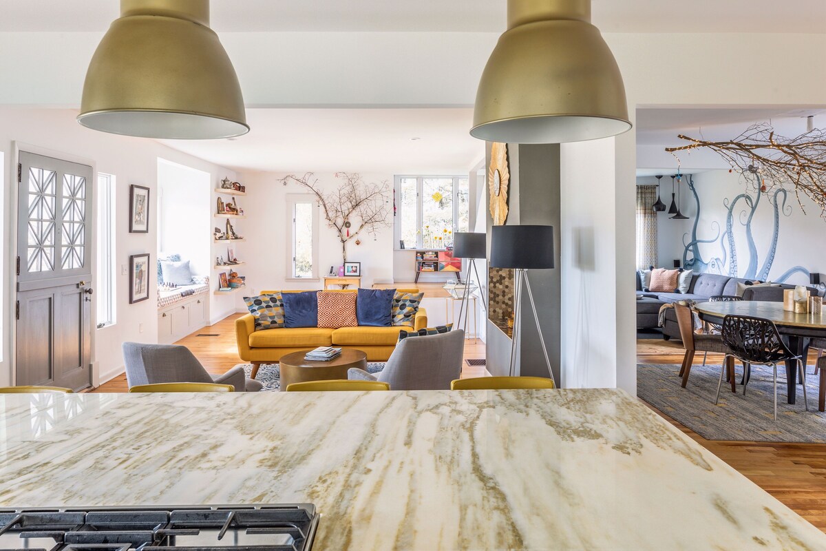 Breathtaking, Modern & Luxurious Home from Home.