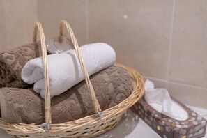 Bathroom amenities