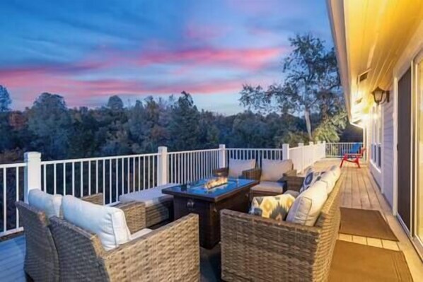 Private deck can accommodate 10+ seating