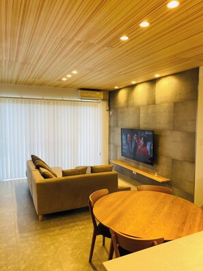 LIVING-DINING 