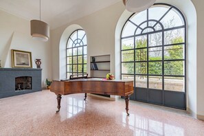 Salon