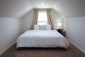 Third bedroom with king size bed. 
