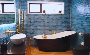 Main Bathroom with Bathtub