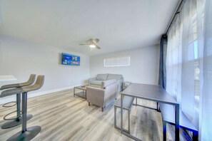 Spacious living room
