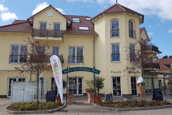 Außenseite Ferienhaus [Sommer]