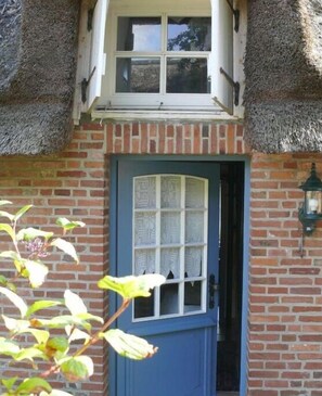 Entrance / Reception