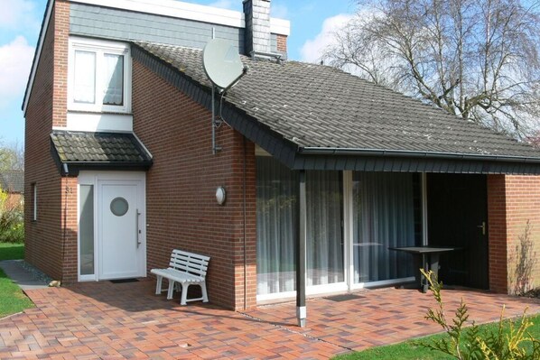 Holiday Home Exterior [summer]