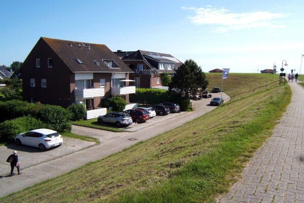 Außenseite Ferienhaus [Sommer]