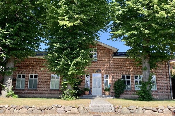 Außenseite Ferienhaus [Sommer]