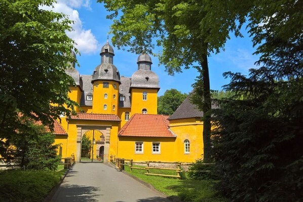 Außenseite Ferienhaus [Sommer]