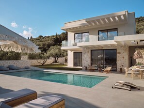 Serene outdoor villa settings, for families & friends to create holiday memories