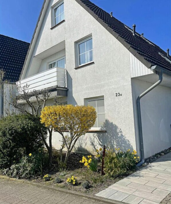 Außenseite Ferienhaus [Sommer]