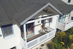 Außenseite Ferienhaus [Sommer]