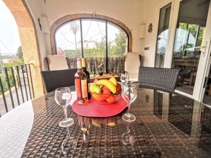 Covered Terrace 