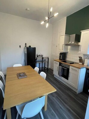 Kitchen (2)