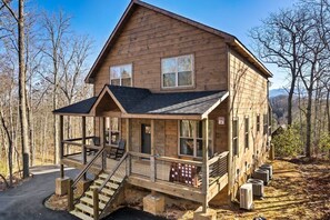 Welcome to your Gatlinburg Oasis. This 3200 SF cabin is great for large gatherings.