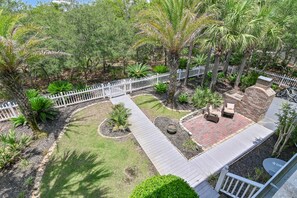 The West Inn - Blue Mountain Beach - Back Yard