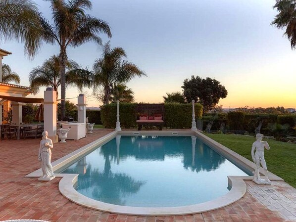 Holiday Home Swimming Pool
