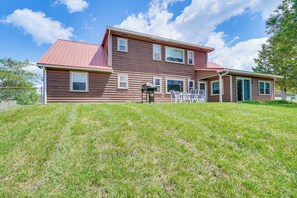 Fenced Backyard | 2-Story House | On-Site Boat Ramp Access