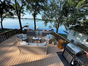 Relax and come and enjoy Cedar Lake.