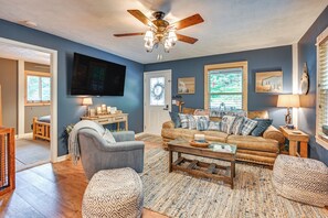 Living Room | Free WiFi | Central A/C | Single-Story Property