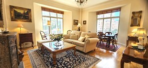 Bright corner lounge