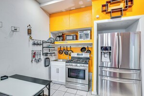 Kitchen | Single-Story Studio Apartment Unit | In-Unit Laundry