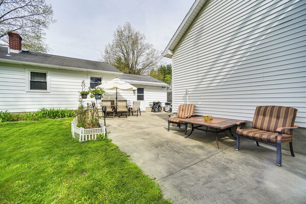 Ballston Spa Vacation Rental | 2BR | 1BA | Step-Free Entry | 1,300 Sq Ft