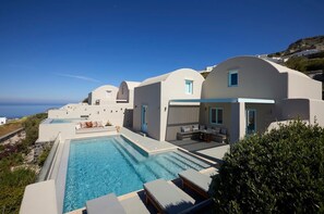 Extravagant Hillside Santorini Villa | 3 Bedrooms | Villa Fortuna | Infinity Pool  | Stunnings Sea & Sunset Views | Pyrgos