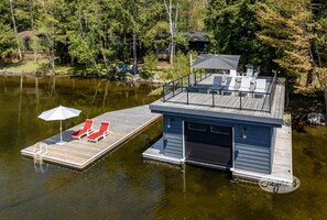 Cottage &amp; Boathouse