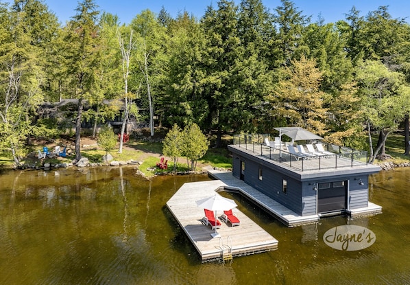 Cottage &amp; Boathouse