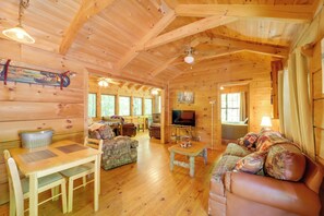 Living Room | Central Heating & A/C | Flat-Screen TV w/ DVD Player