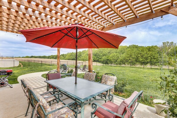 Platte City Vacation Rental | 3BR | 2BA | 1,597 Sq Ft | Stairs Required