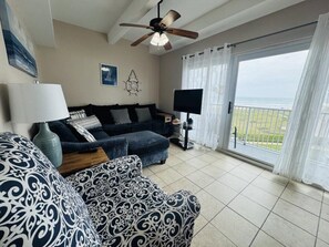 LivingArea2
