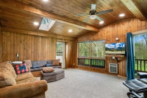 "The Clubhouse" on the Top Floor with TV, Full Size Sleeper Sofa, and Deck Access