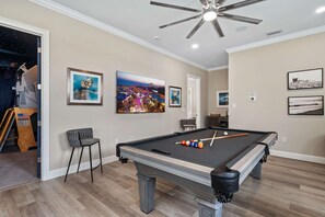 [amenities:pool-table:3] Pool Table