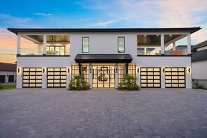 Le Maison Blanc - Luxury Waterfront Vacation Rental House with Private Pool, Hot Tub, Fireplace, and In-Home Movie Theater in Miramar Beach, Florida - Five Star Properties Destin/30A