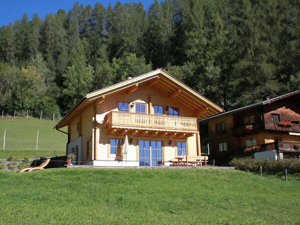 Maison, Domicile, Propriété, Bâtiment, Chalet, Cabane En Rondins, Immobilier, Toit, Siding, Biens