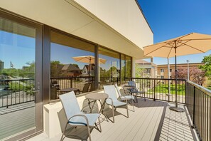Private Balcony | Self Check-In | 0.3 Mi to Grand River Boardwalk