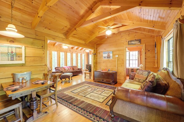 Marion Vacation Rental | 1BR | 1BA | Steps Required | 603 Sq Ft