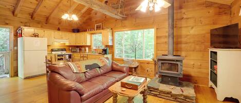 Marion Vacation Rental | 1BR | 1BA | Steps Required | 634 Sq Ft