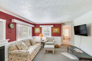 Living Room | Electric Fireplace
