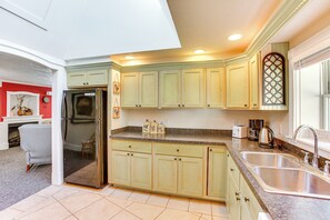 Fully Equipped Kitchen | Cooking Basics