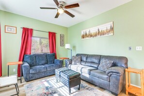 Living Room | 1st Floor | Smart TV | Free WiFi